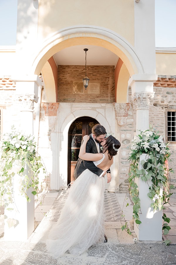 romantic-wedding-white-blossom_11