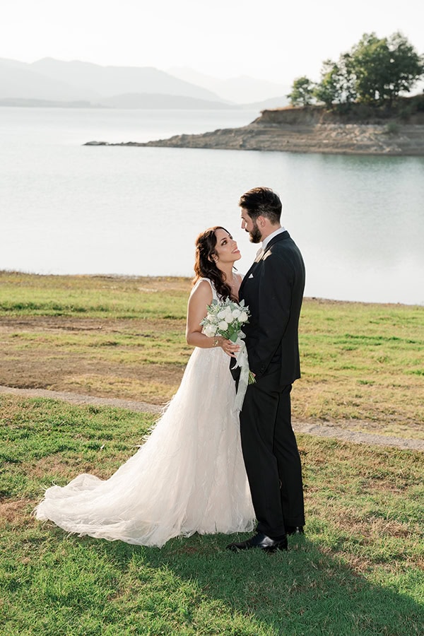 romantic-wedding-white-blossom_13x