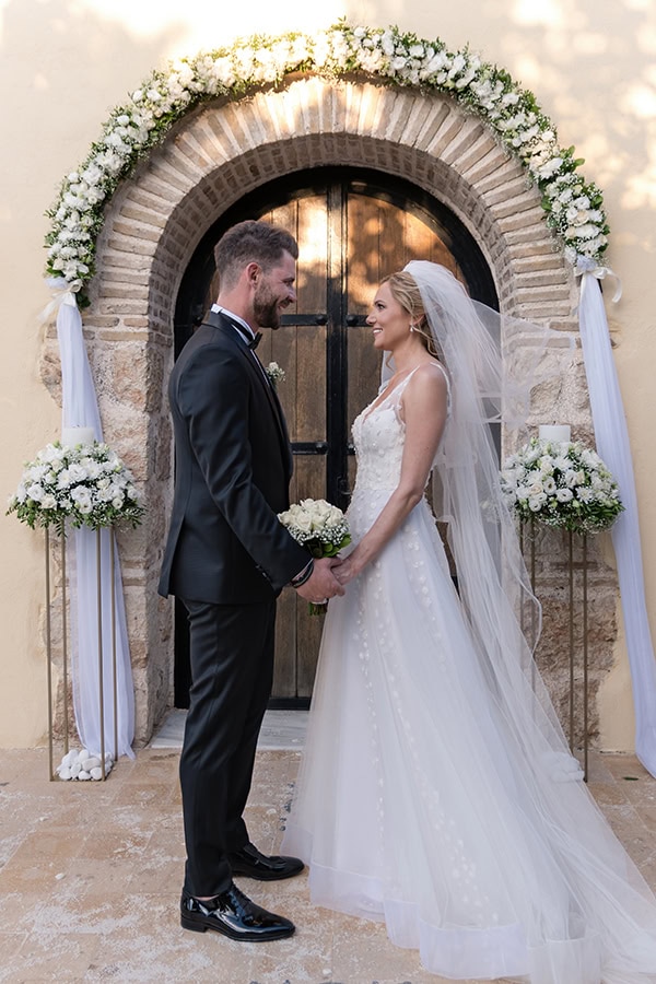 summer-wedding-markou-wine-museum-romantic-details_21