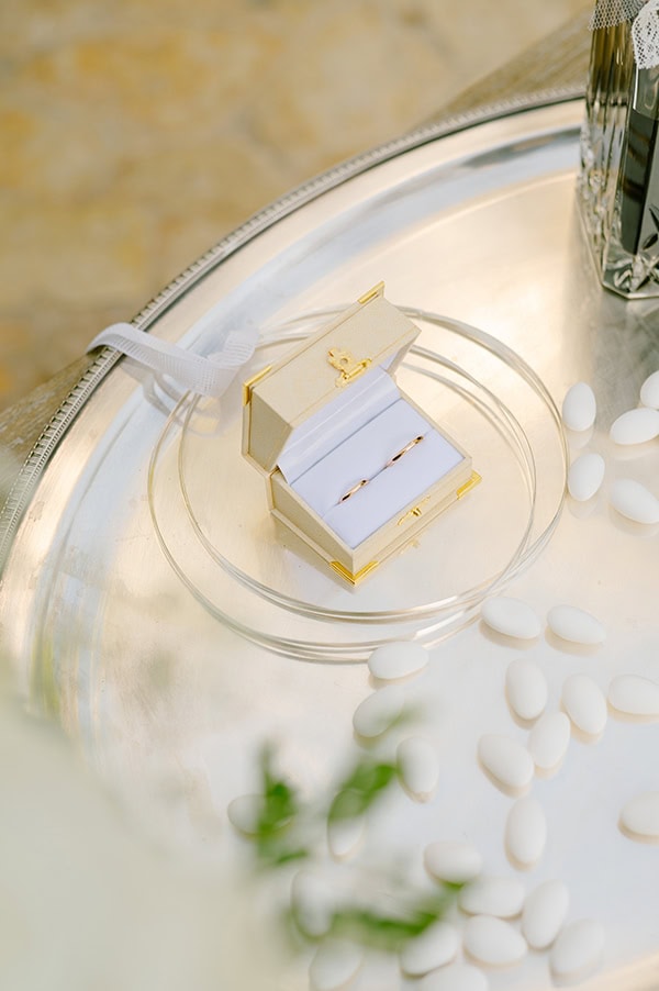 summer-wedding-romantic-flower-arrangements_06