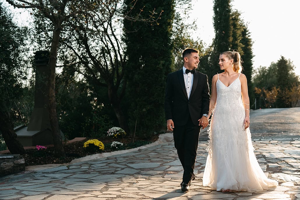 Boho chic γάμος με λουλούδια σε τερακότα αποχρώσεις | Νικολέττα & Γιώργος