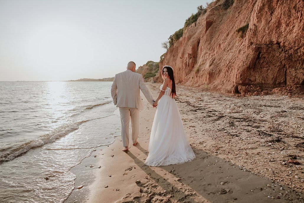 Γήινες αποχρώσεις και bohemian vibes σε έναν μοναδικό καλοκαιρινό γάμο | Ραφαέλα & Χρήστος