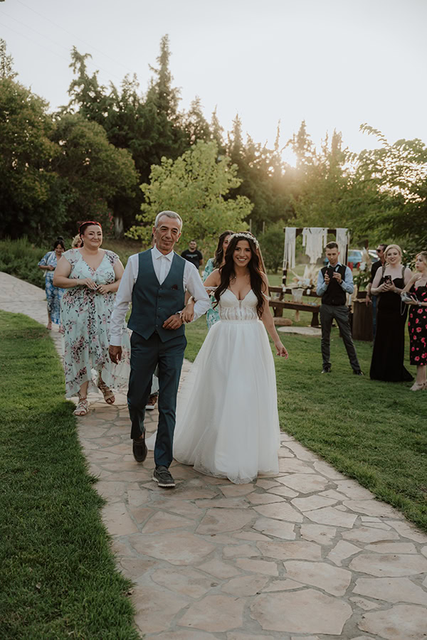 earthy-tones-bohemian-vibes-unique-summer-wedding_10