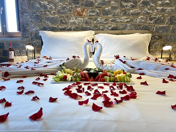 manifest-hotel-honeymoon (17)