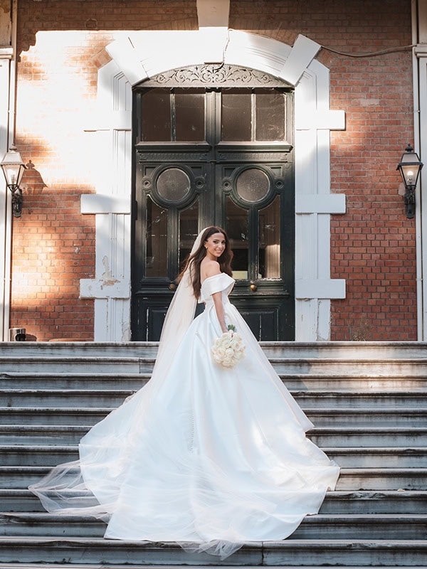 military-wedding-all-white-florals-romantic-details_02