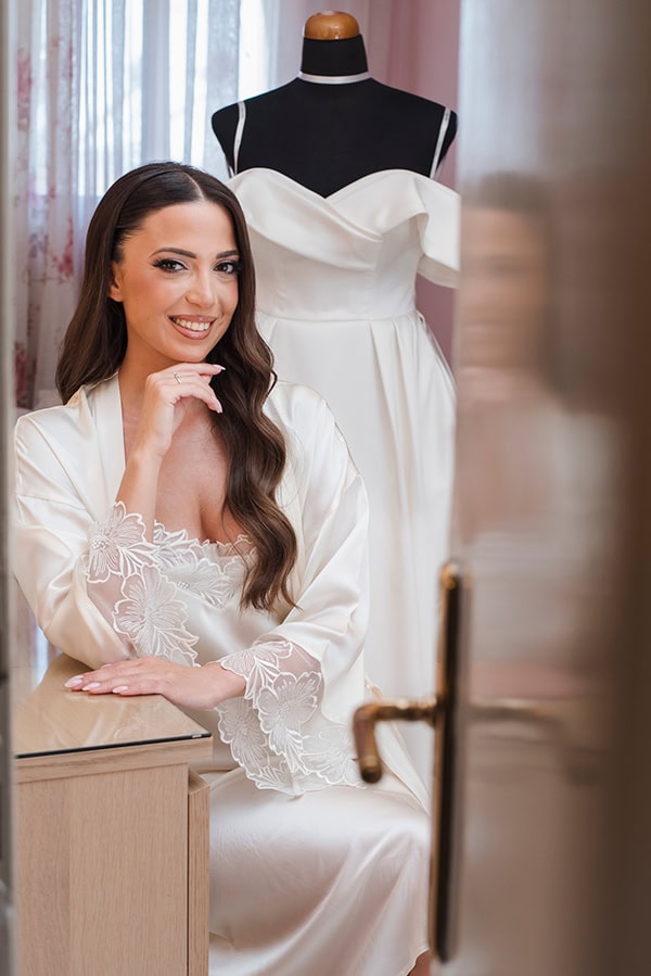 military-wedding-all-white-florals-romantic-details_05