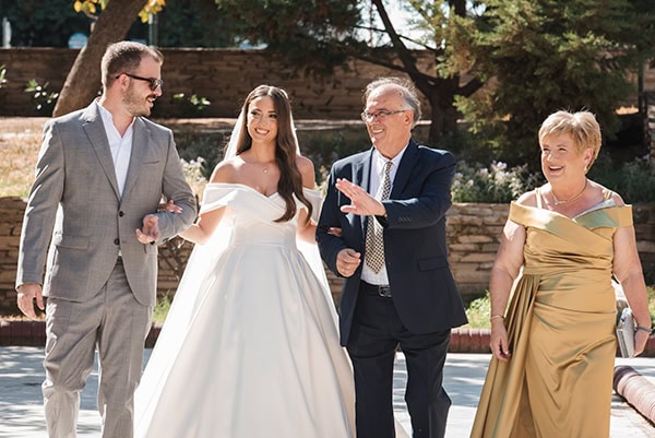 military-wedding-all-white-florals-romantic-details_09