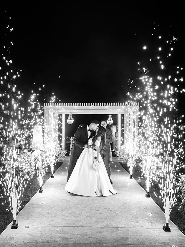 military-wedding-all-white-florals-romantic-details_19