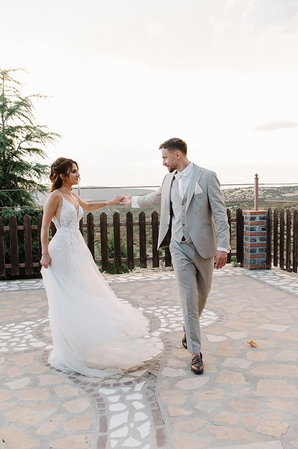 modern-chic-wedding-thessaloniki-pale-hues-modern-details_01