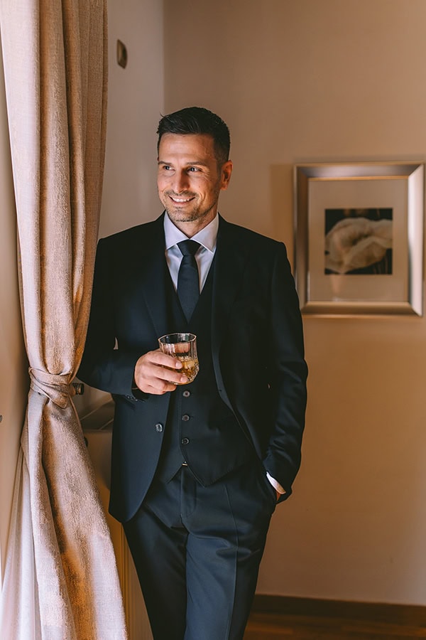 romantic-outdoor-wedding-ktima-laas-sophisticated-decor_09