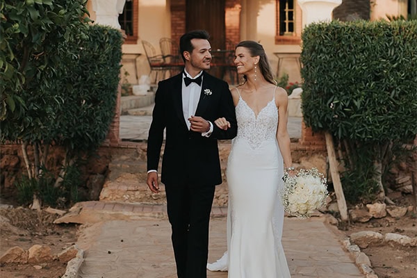 Ένας ρομαντικός γάμος γεμάτος κομψότητα και λευκά λουλούδια | Lara & David