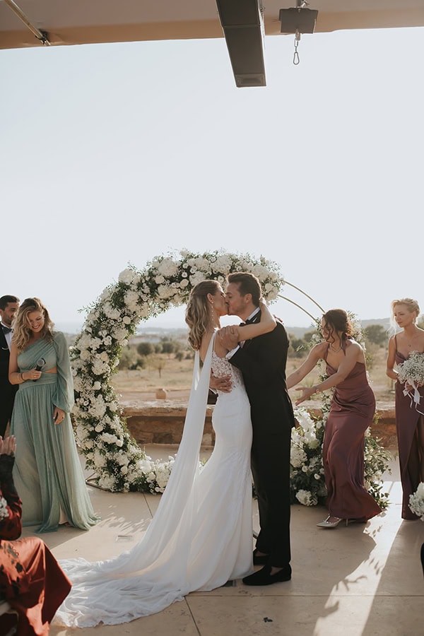 romantic-wedding-elegance-white-flowers_18