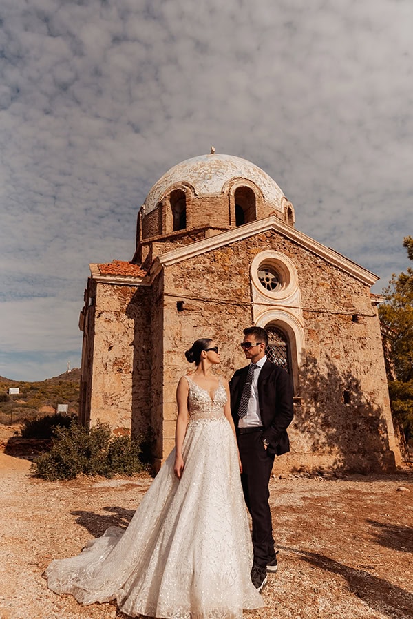 romantic-wedding-in-athens-all-white-florals_01