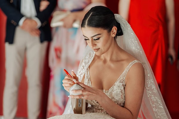 romantic-wedding-in-athens-all-white-florals_08