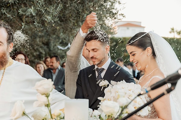 romantic-wedding-in-athens-all-white-florals_12