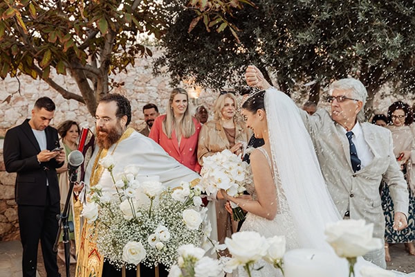 romantic-wedding-in-athens-all-white-florals_13