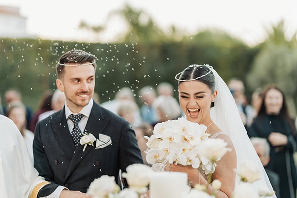 romantic-wedding-in-athens-all-white-florals_14
