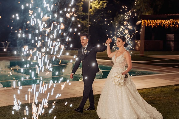 romantic-wedding-in-athens-all-white-florals_19