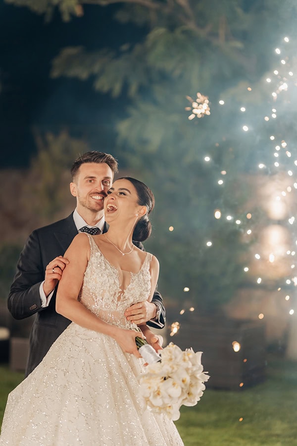 romantic-wedding-in-athens-all-white-florals_21