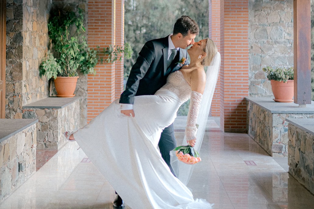 Ένας όμορφος γάμος στη Λευκωσία με ρομαντικά παστέλ λουλούδια και candlelight vibes | Αγγελίνα & Χάρης