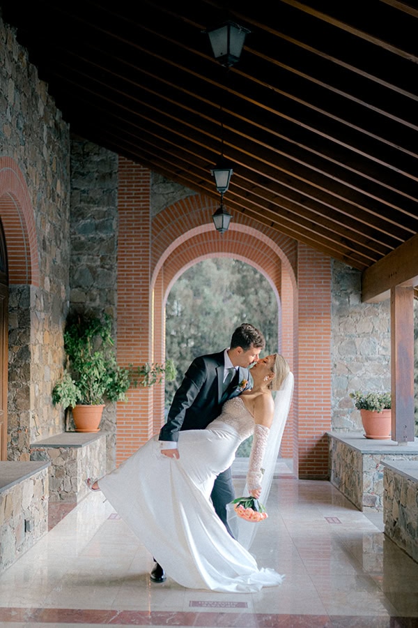 romantic-wedding-nicosia-pastel-flowers-candlelight_03