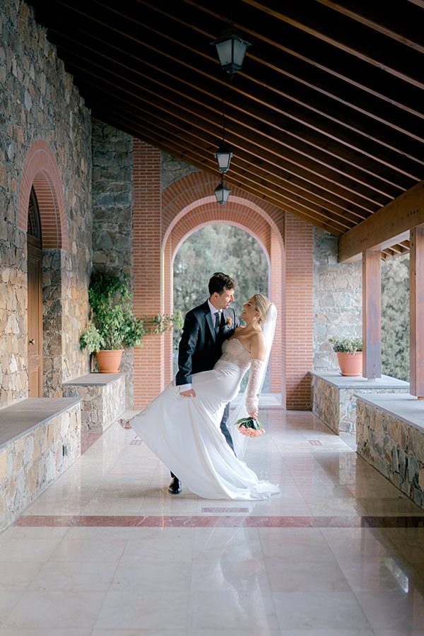 romantic-wedding-nicosia-pastel-flowers-candlelight_13