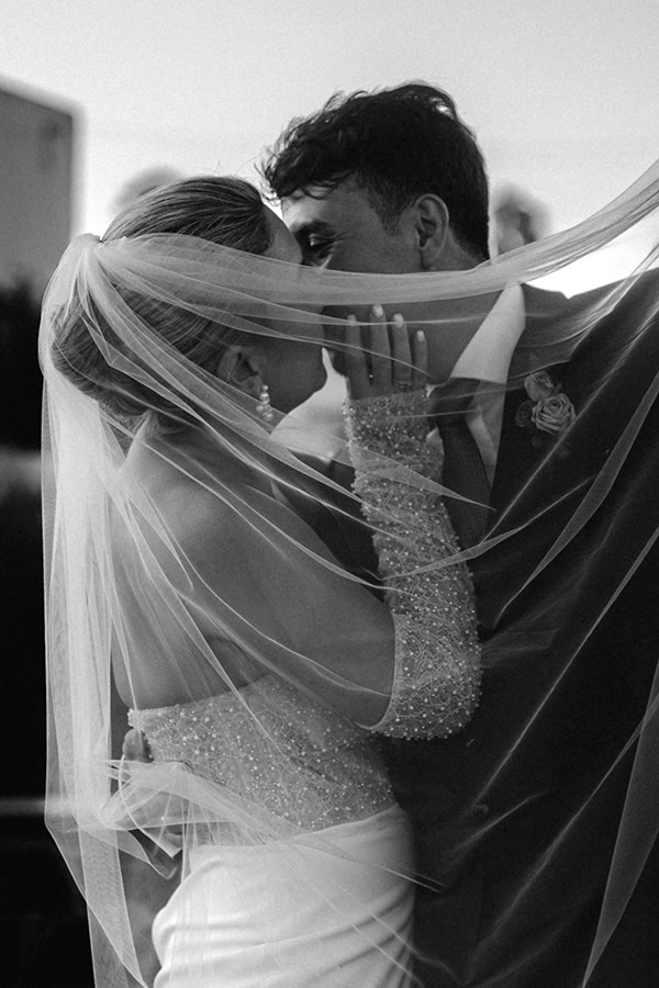 romantic-wedding-nicosia-pastel-flowers-candlelight_14