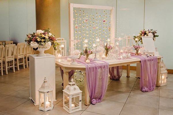 romantic-wedding-santorini-lovely-lilac-ivory-roses_21