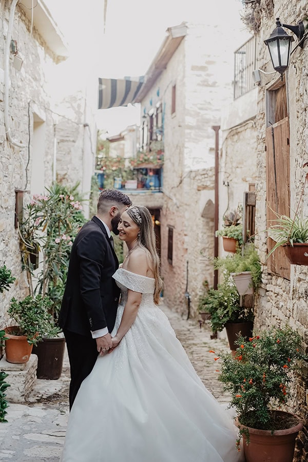 romantic-wedding-with-dreamy-decor-fairy-lights_02