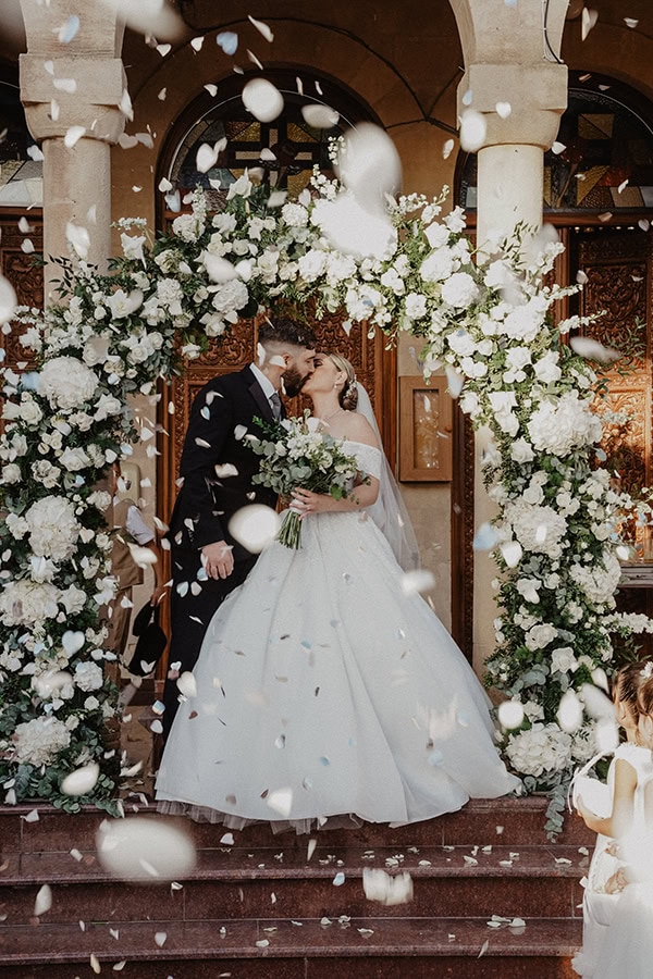 romantic-wedding-with-dreamy-decor-fairy-lights_17