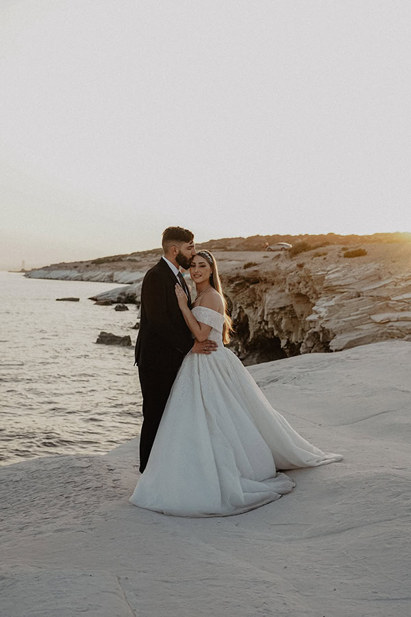 romantic-wedding-with-dreamy-decor-fairy-lights_26