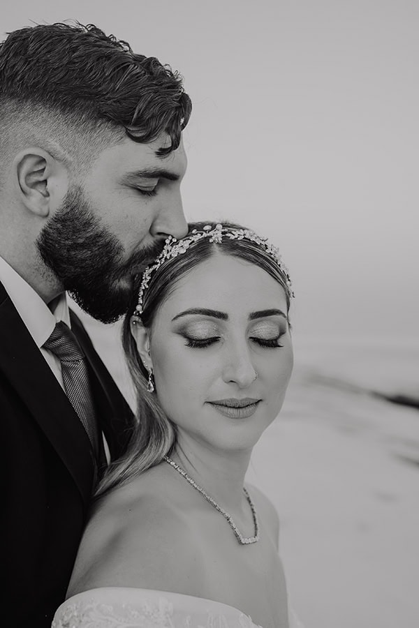 romantic-wedding-with-dreamy-decor-fairy-lights_27