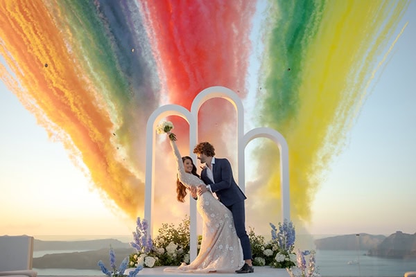 Ένα styled shoot στη Σαντορίνη με contemporary chic αισθητική