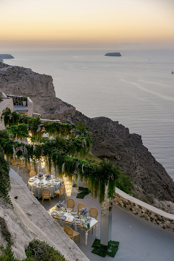 styled-shoot-santorini-contemporary-aesthetic_13