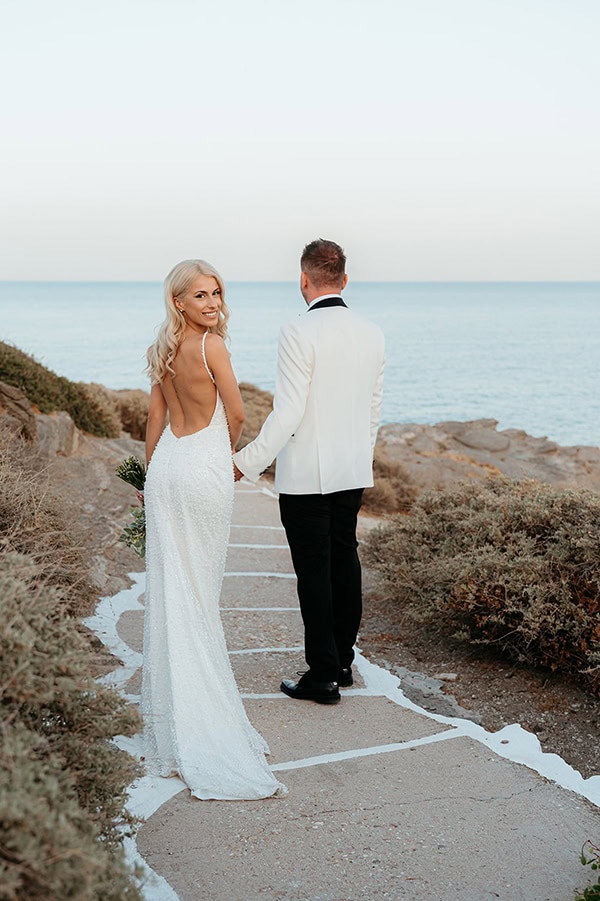 summer-wedding-in-sifnos-with-white-details-stunning-view_19