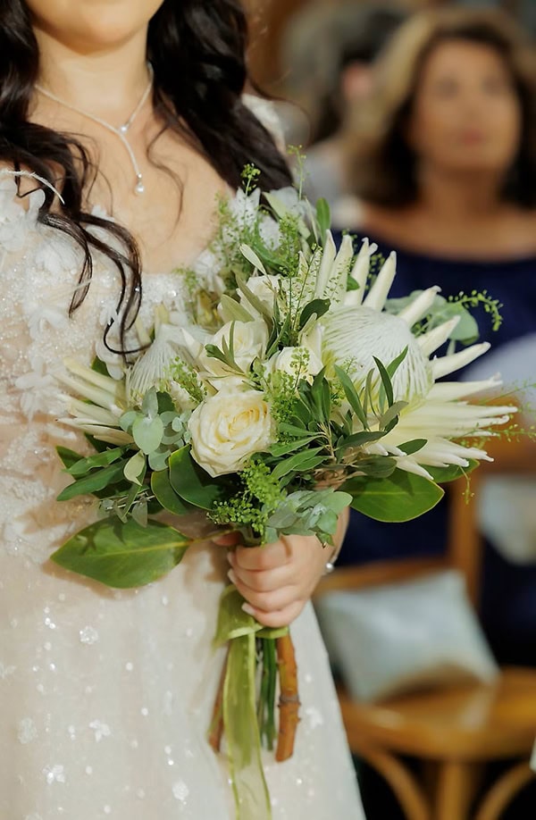 summer-wedding-in-sparta-with-white-flowers_13