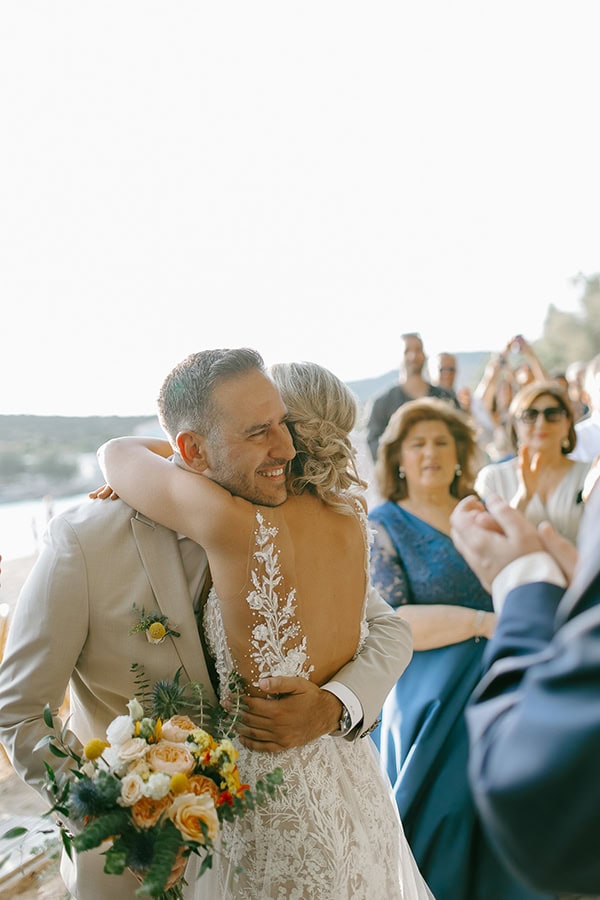 summer-wedding-next-to-the-sea-colorful-flowers-rustic-chic-decoration_21