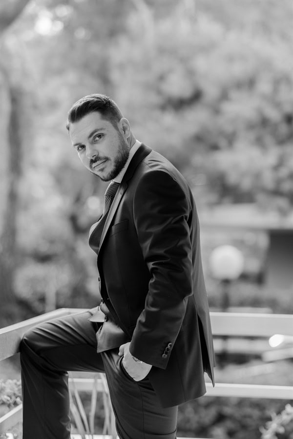 beautiful-summer-wedding-colorful-blooms_13