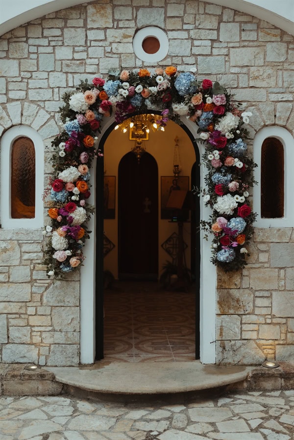 beautiful-summer-wedding-colorful-blooms_16