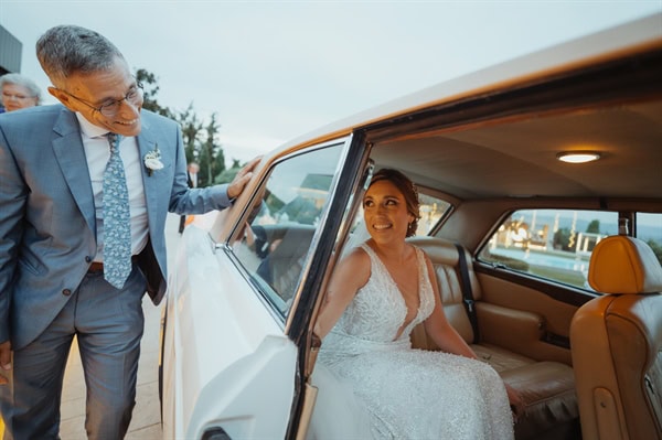 beautiful-summer-wedding-colorful-blooms_25