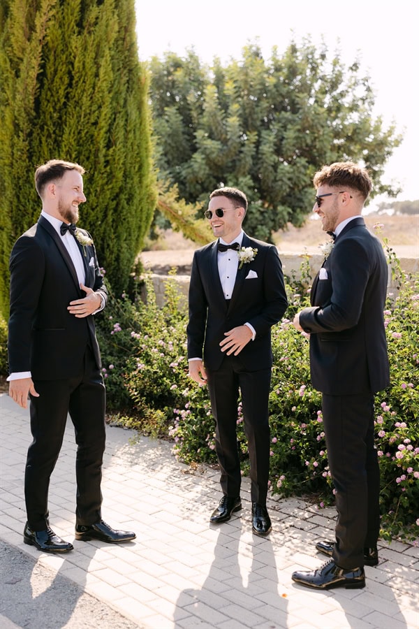 beautiful-summer-wedding-white-blooms-liopetro_17