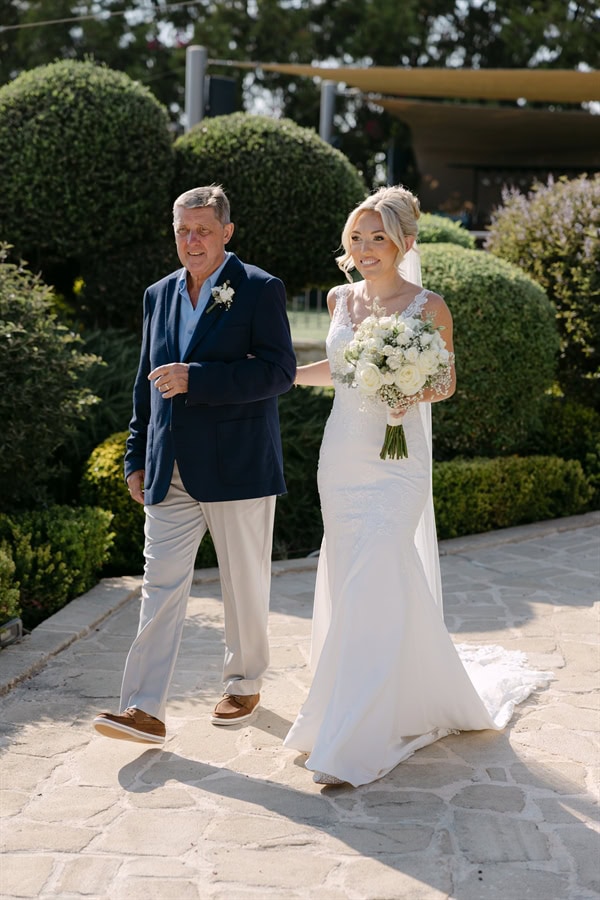 beautiful-summer-wedding-white-blooms-liopetro_19