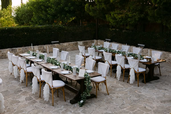 beautiful-summer-wedding-white-blooms-liopetro_27