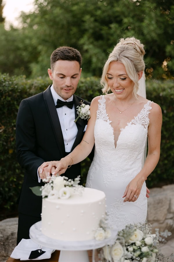beautiful-summer-wedding-white-blooms-liopetro_36