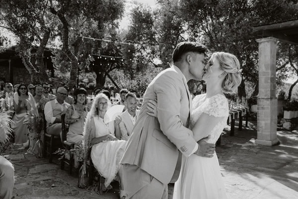 boho-wedding-dreamy-atmosphere-dried-flowers_29