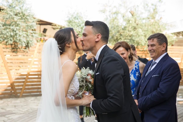 chic wedding thessaloniki with earthy hues romantic details_20