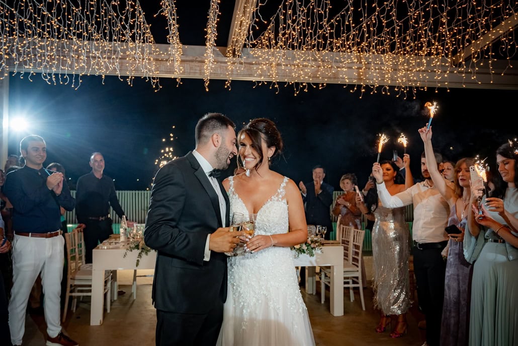 Υπέροχος καλοκαιρινός γάμος με ρομαντικές λεπτομέρειες στο Amaltheia The Place | Αντωνία & Ονούφριος