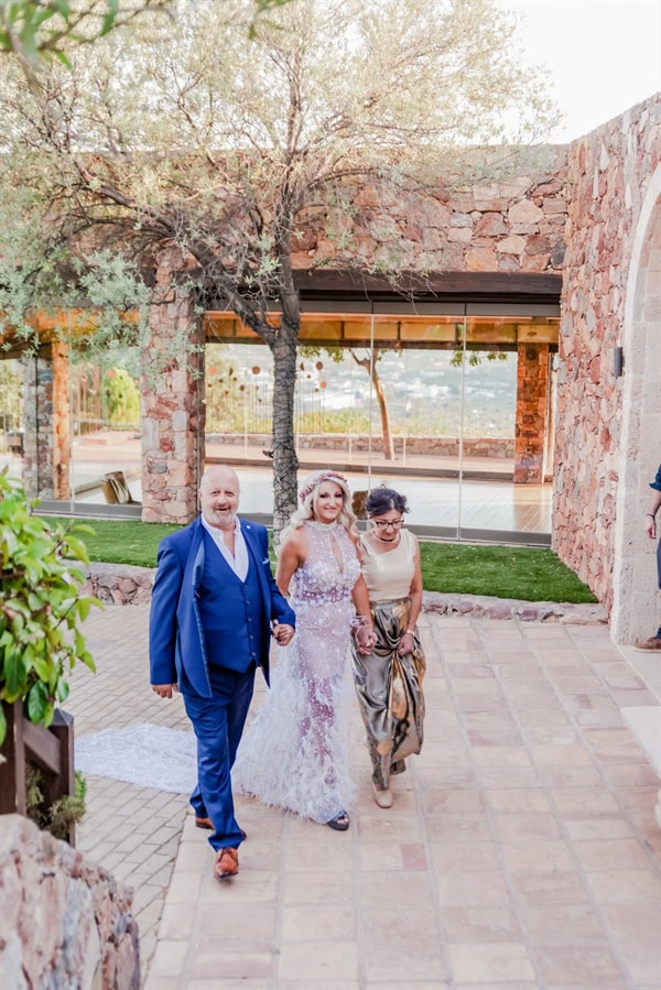 romantic wedding ktima laas lovely floral arrangements_22