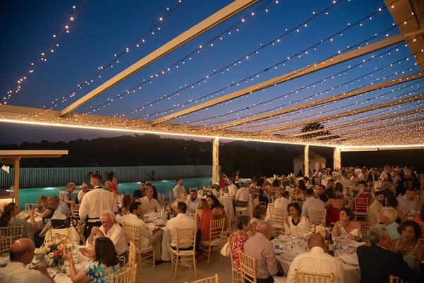 romantic wedding roses pale hues_11