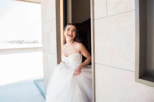 romantic wedding roses pale hues_4